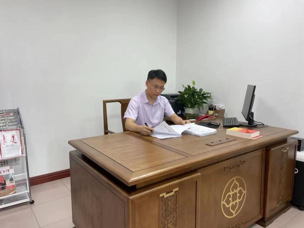 乐竞·体育(中国)官方网站校友许云获评第六届  广东省“人民满意的公务员”称号